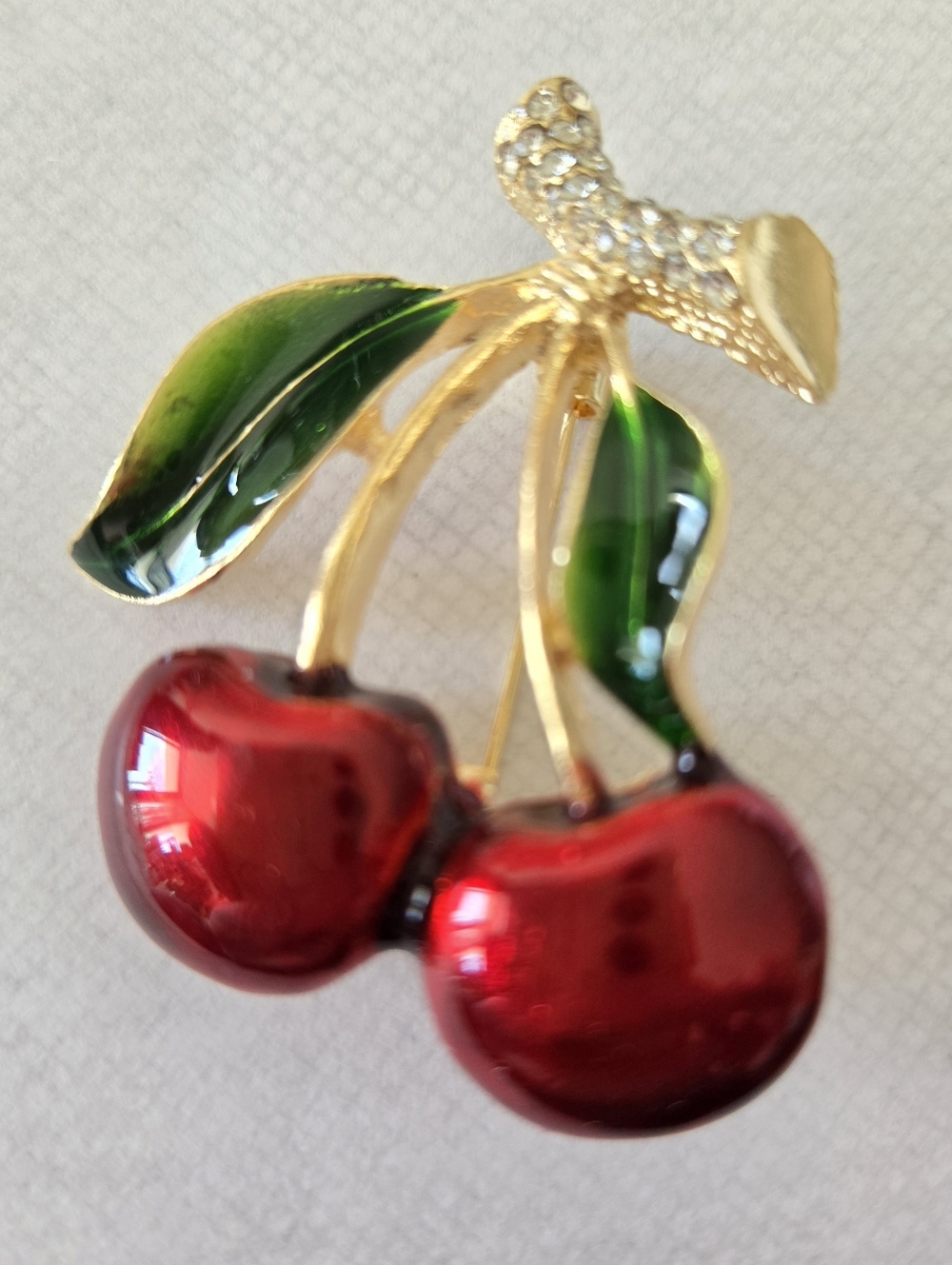 Red Cherry Brooch/Lapel Pin Enamel W/Rhinestones 1.5" - Picture 5 of 8